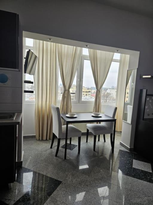 Nice Studio In The Heart Of City Bucharest Luaran gambar