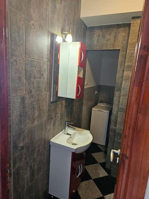 Nice Studio In The Heart Of City Bucharest Luaran gambar